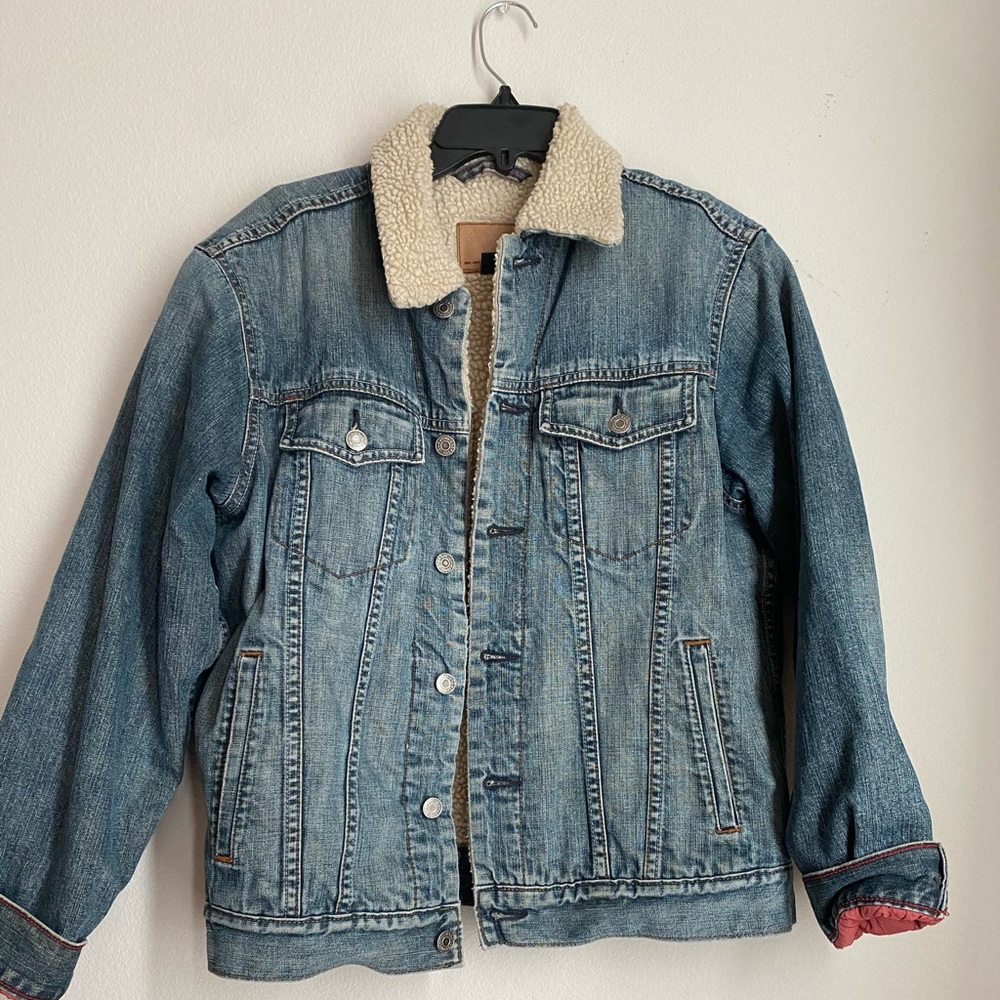 GAP Sherpa lined denim jacket size small